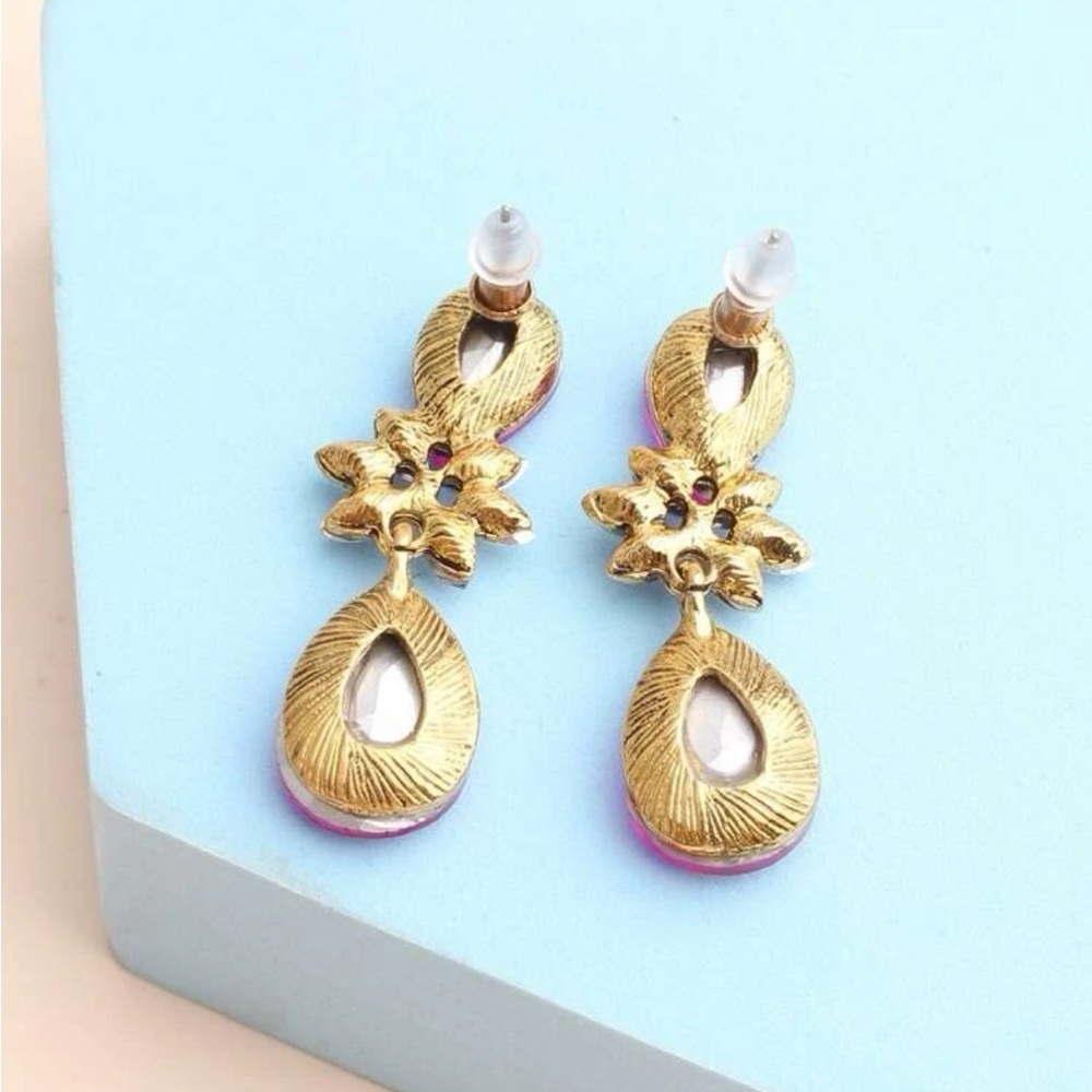 Brand New Green Rhinestone Drop Earrings - Picture 3 of 3